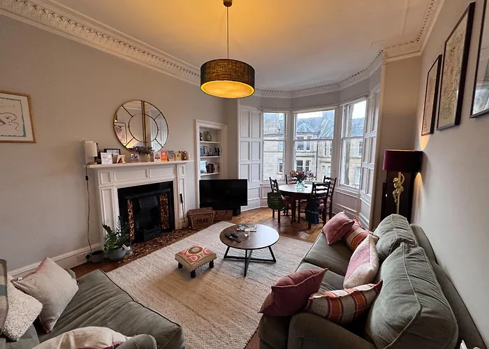 Apartment Gorgeous 2bdr With Unique Character In Edinburgh