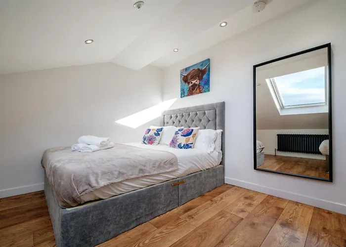 Duplex Penthouse - 11 Guests 7 Beds 15' Centre *