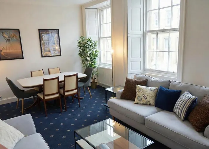 Be In The Front Row - Royal Mile 3 Bedroom *