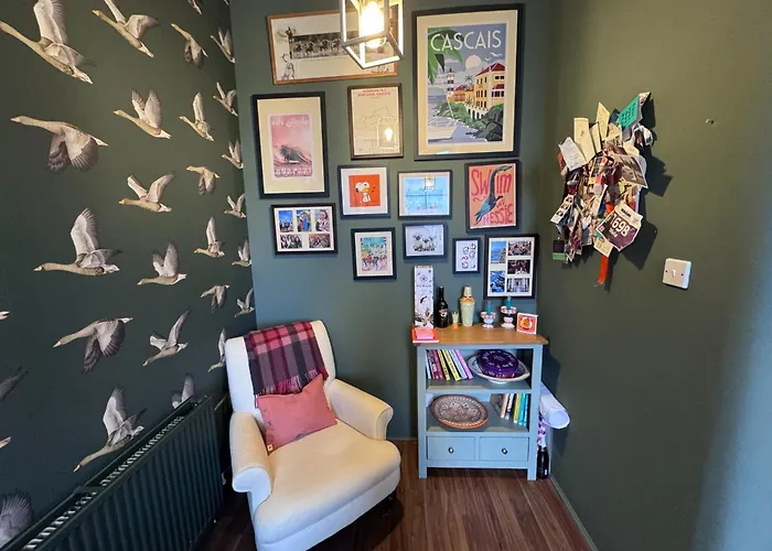 Gorgeous 2bdr With Unique Character In Apartment