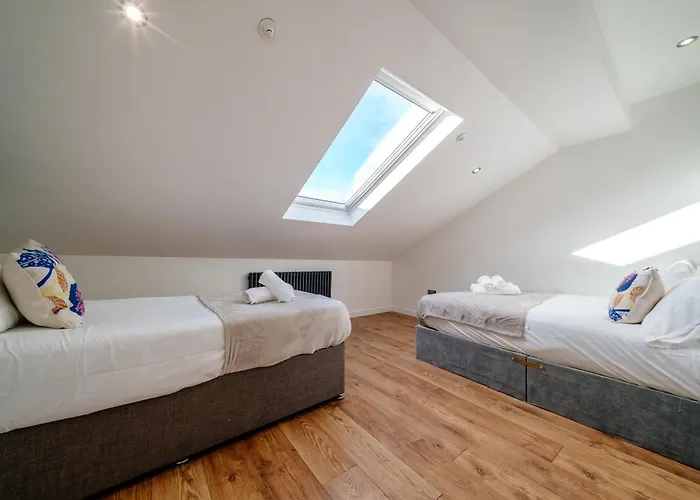 Duplex Penthouse - 11 Guests 7 Beds 15' Centre * Edinburgh