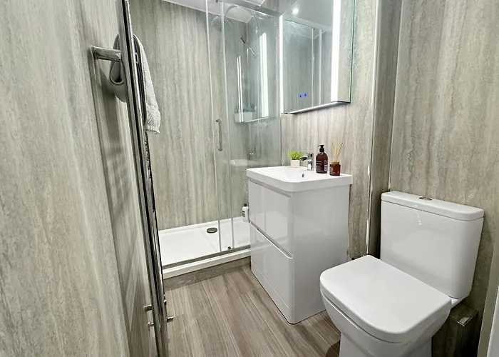 4 Bedroom Modern Spacious - Old Town Edinburgh