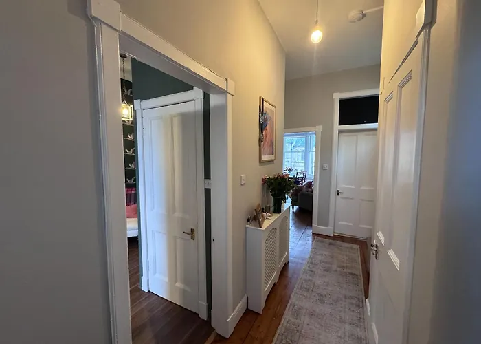 Gorgeous 2bdr With Unique Character In Apartment