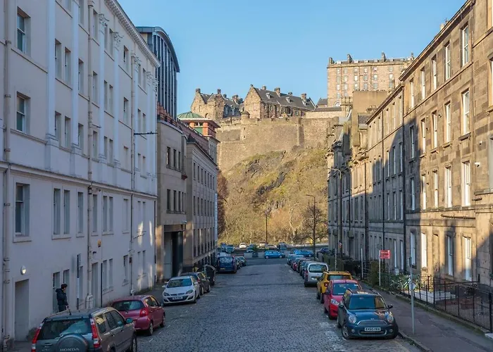 Apartment Centre Chic - Walk To The Castle