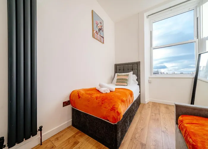 Duplex Penthouse - 11 Guests 7 Beds 15' Centre * Edinburgh