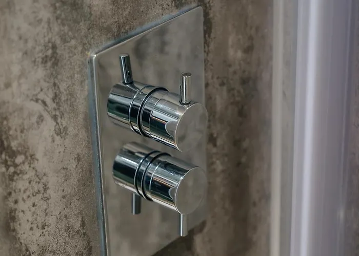 Duplex Penthouse - 11 Guests 7 Beds 15' Centre *