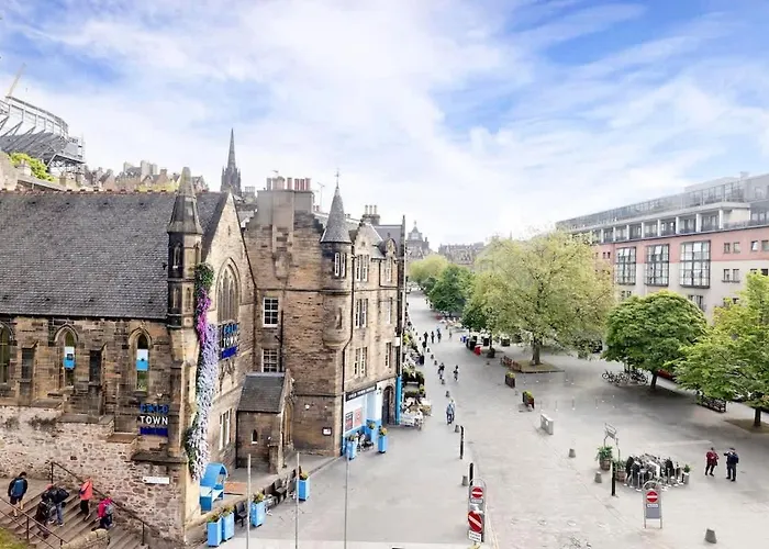 1 Bed In The Heart Of Grassmarket With Castle Views * 爱丁堡