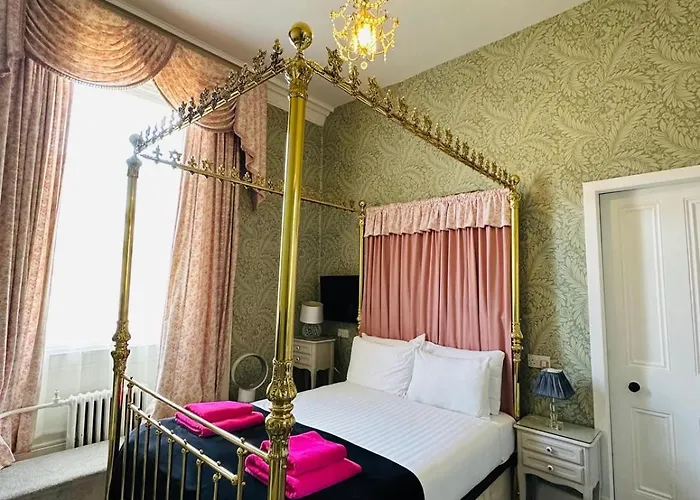 Eliza House Отель 3*