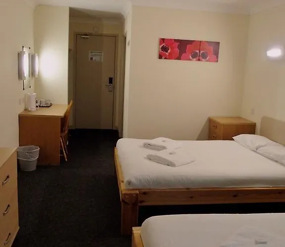 Guest house Almond House 2*