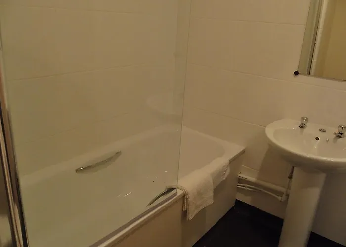 Guest house Almond House 2*