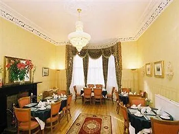 Menzies Apartment *