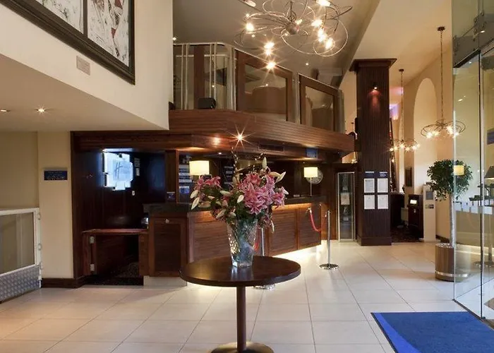 Hotel Express Centre By Ihg