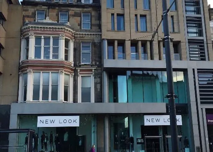 Premier Inn Edinburgh Princes Street Edinburgh
