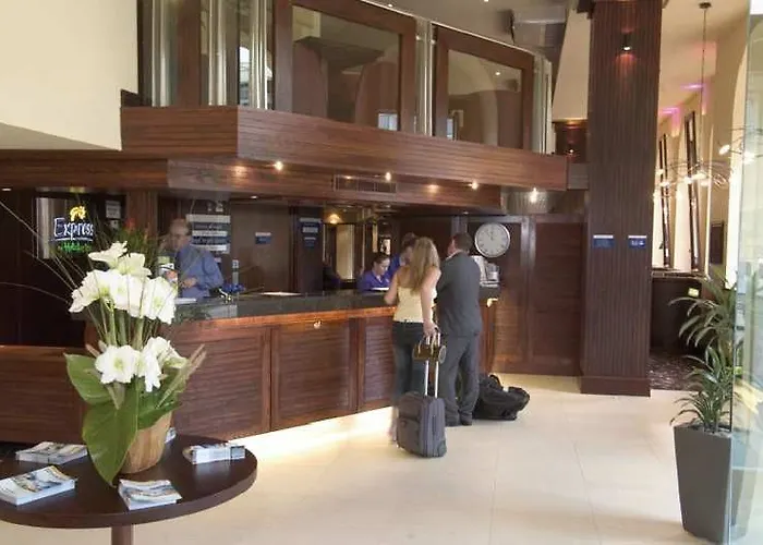 Express Centre By Ihg 3*