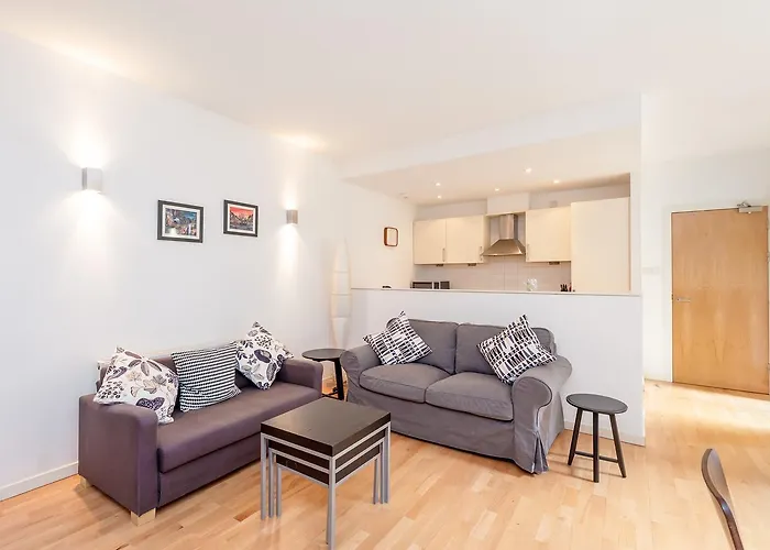 The Edmonstone's Close