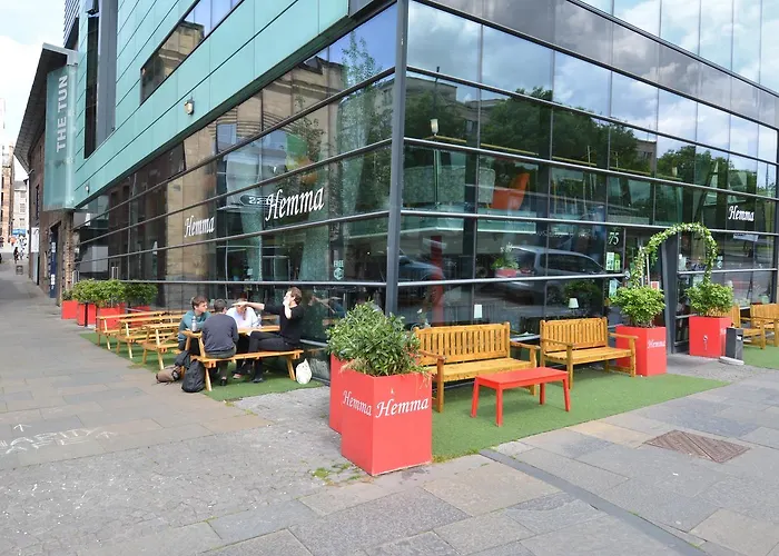 Holyrood Park - Carparking Included! אדינבורו