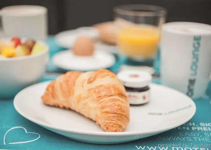 Отель One Edinburgh-princes Эдинбург