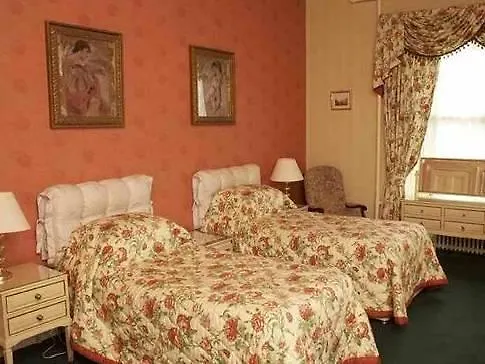 Eliza House Отель 3*
