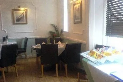 Hostel Victoria Park House *