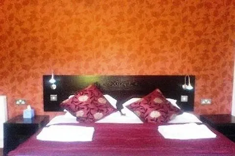 Hostel Victoria Park House