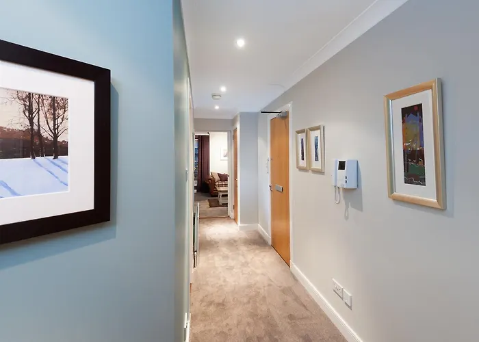 Apartment The Botanist Old Town 2 Bedroom Lift Parking