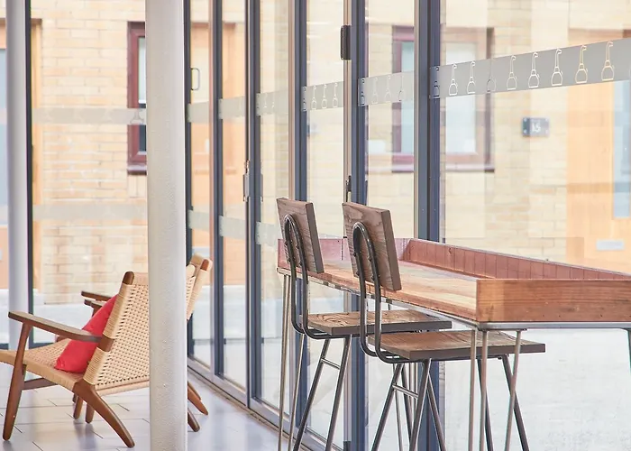 Destiny Student - Meadow Court Lägenhet