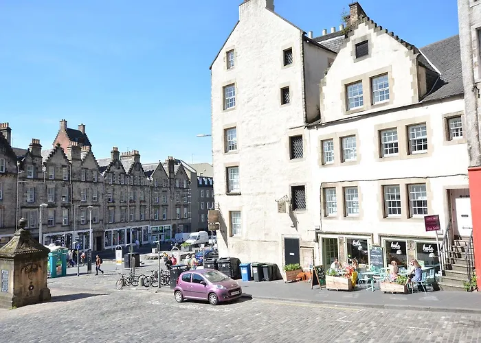 The West Bow, Old Town *