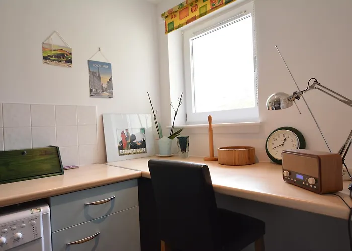 דירה Holyrood Park - Carparking Included! *