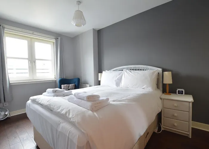 Holyrood Park - Carparking Included! * אדינבורו