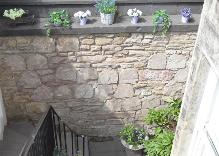 Edinburgh37 4*