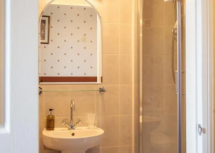 Alba Hills 3* Edinburgh