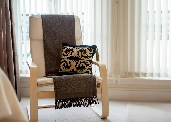 Joivy Inviting Near Leith Walk *