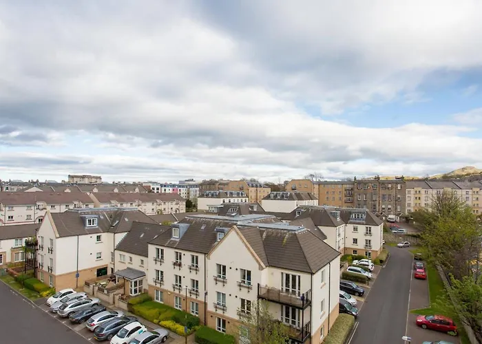 Joivy Inviting Near Leith Walk إدنبرة