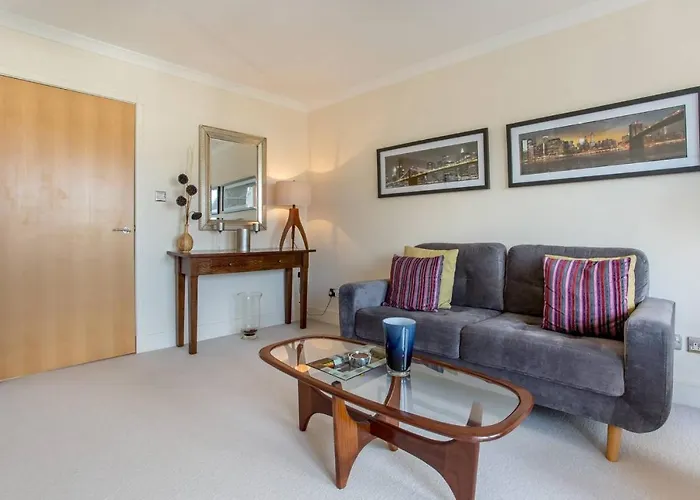 Joivy Inviting Near Leith Walk