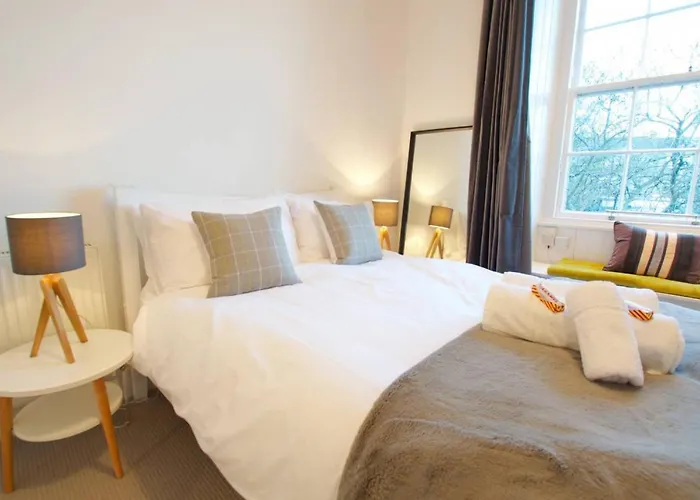 Joivy Modern Centre Flat Next To Calton Hill Apartment *