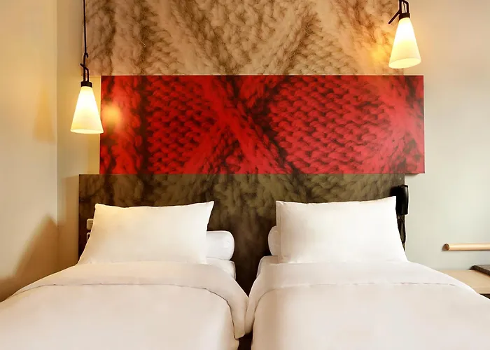 Hotel Ibis Centre Royal Mile 3*