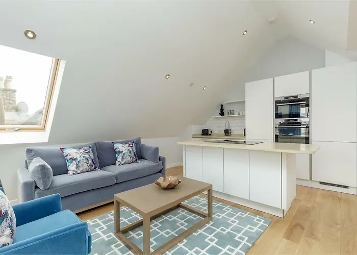 Destiny Scotland - Royal Mile Edinburg