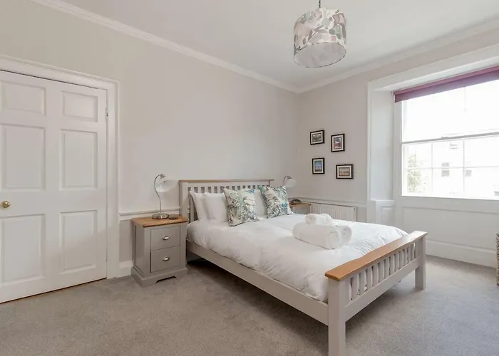 Apartment Altido Elegant Georgian 2-bedrm Apt In Heart Of Old Town