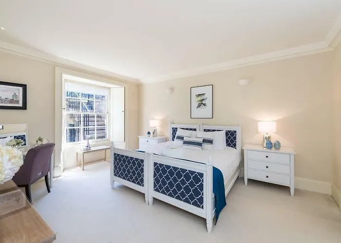 Joivy Luxury With Patio In Centre