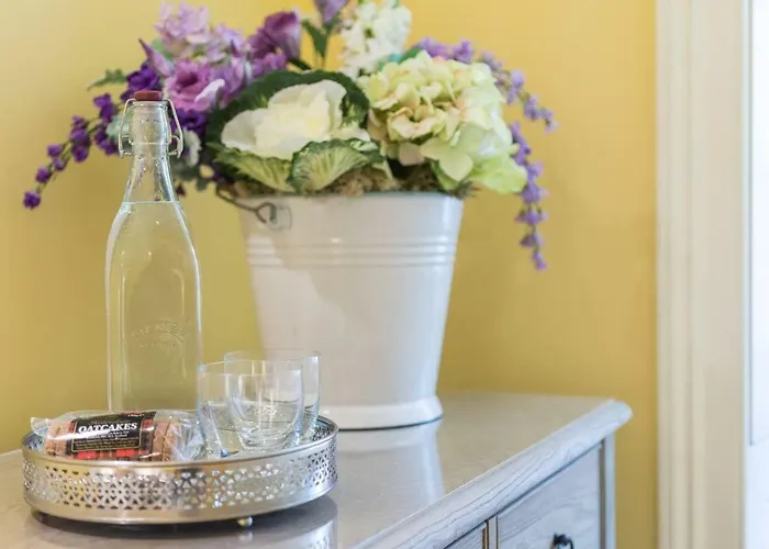 Joivy Luxury With Patio In Centre Apartment Edinburgh