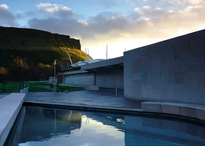 דירה Stylish Near Royal Mile אדינבורו