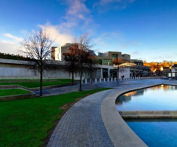 Stylish Near Royal Mile דירה