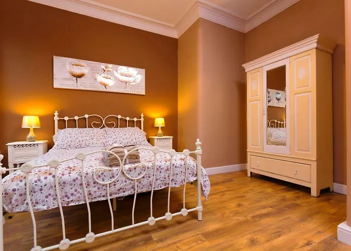 Stylish Near Royal Mile דירה *