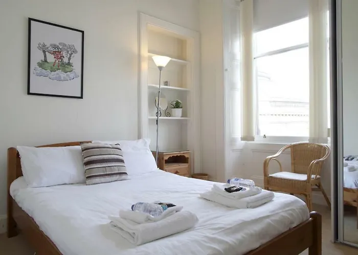 Grindlay Street Residence, 2 Bedroom, 2 Bathroom Close To Castle Edinburgh