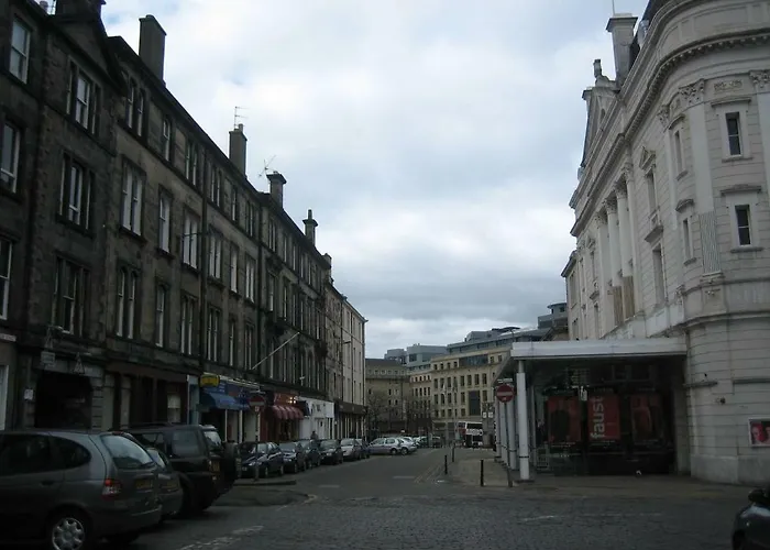 Grindlay Street Residence, 2 Bedroom, 2 Bathroom Close To Castle