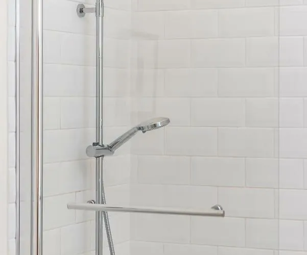 דירה Charming, & Spacious Georgian 3 Bed אדינבורו