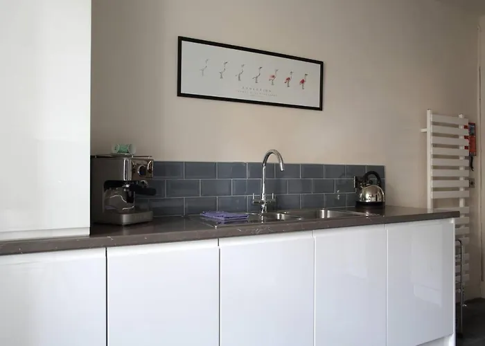 Stockbridge Apartment