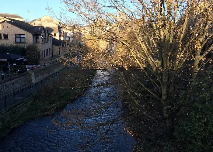 Stockbridge Apartment *